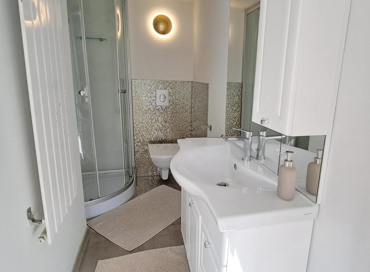 Suitetrails - All-in-One Apartment mit eigener Sonnenterrasse im Garten
