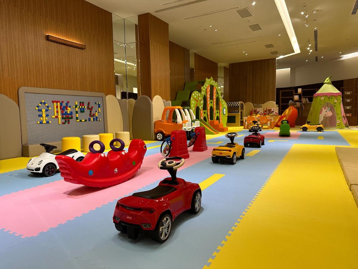 Chihpen Century Hotel - Housity