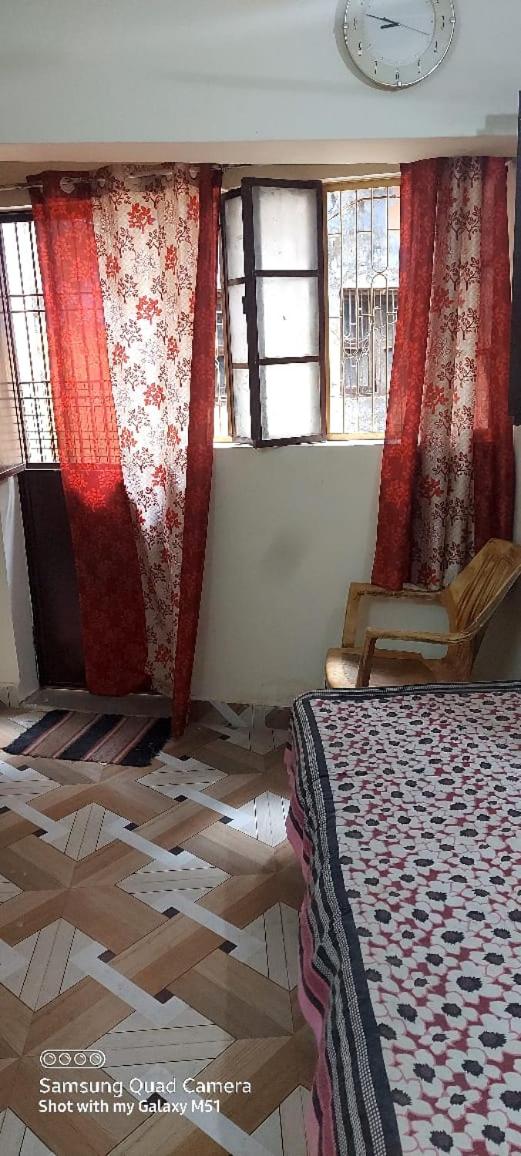 Suitetrails - KALYANI HOME STAY IN VARANASI