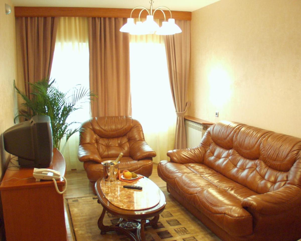 Guest House Vila Lux - Housity