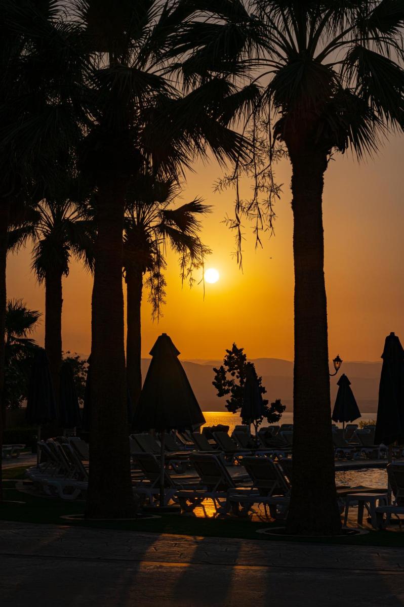 Sunset apartment in Samarah Dead Sea resort - Housity