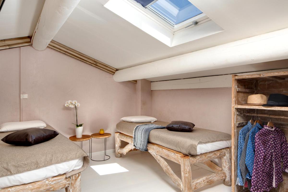 Coin salon dans l'établissement Vila De La Mar & Spa