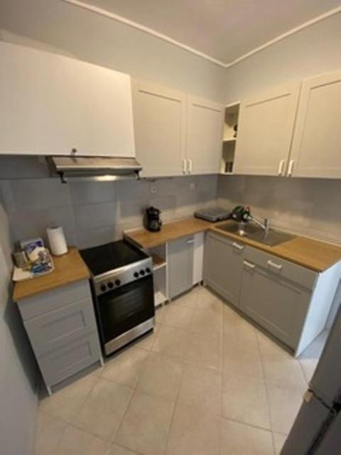 Suitetrails - Comfy Apartment Athens Airport