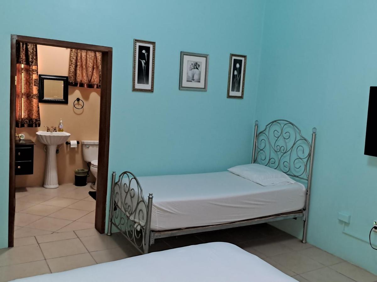 Banyan Rose - Housity