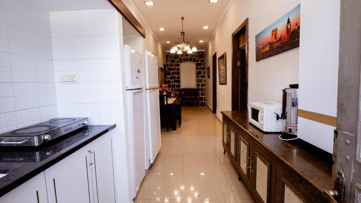 Suitetrails - Maman Guest House