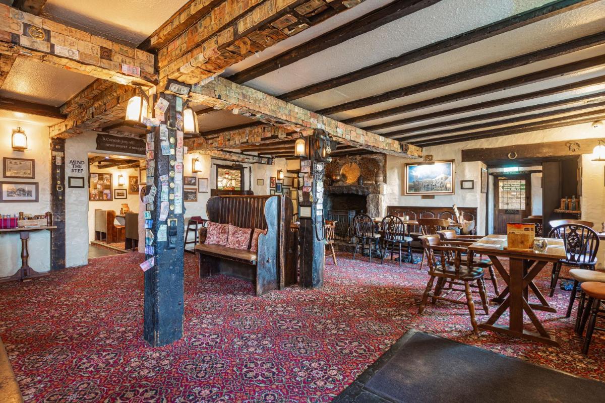 The Jamaica Inn, Bodmin, Cornwall - Housity