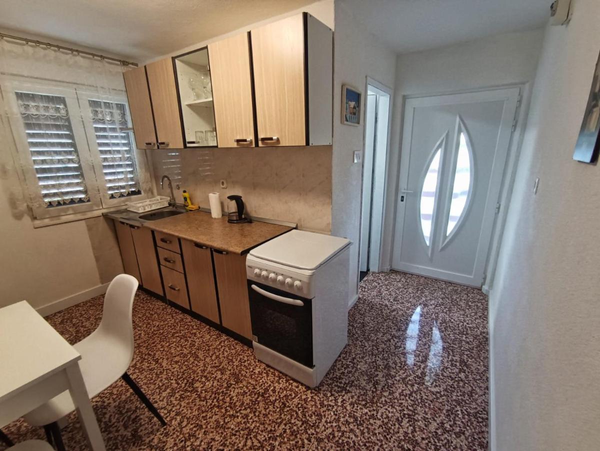 Guesthouse Eljuga Family - Housity