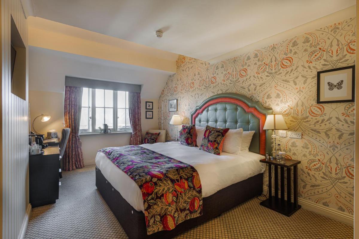 The White Horse Hotel, Romsey, Hampshire - Housity