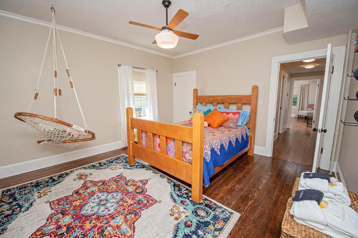 The Cherry St House near Missouri State University - Housity