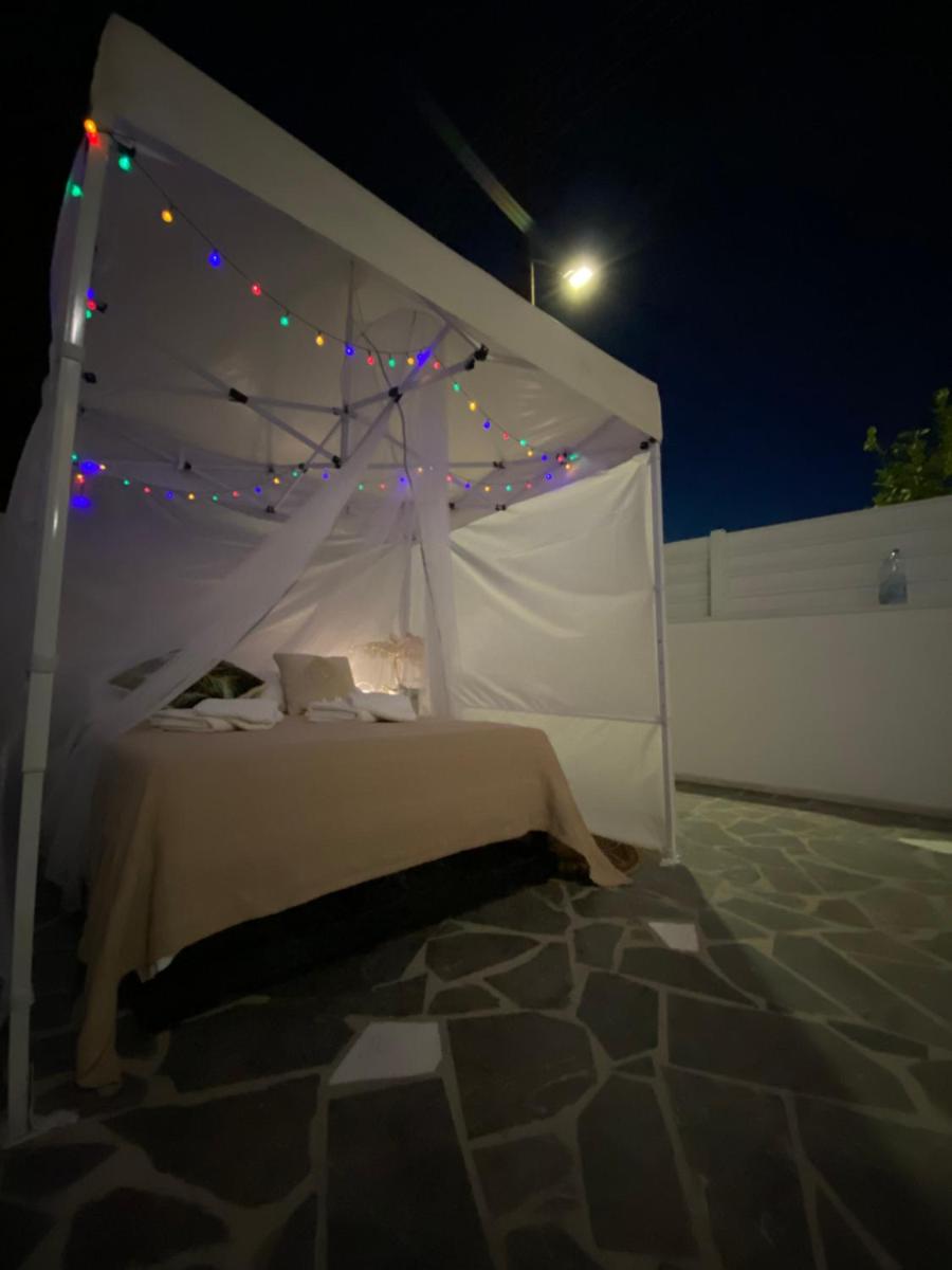 Suitetrails - Exclusive Villa Larnaca - 8 plus sleeps - 2 min from BEACH - Big Private Pool