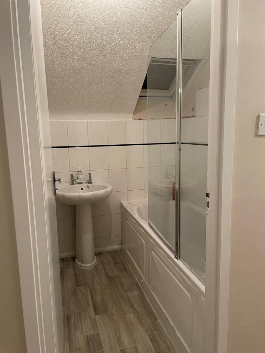 Cozy Private Room in a Beautiful Accommodation close to Orpington - Housity