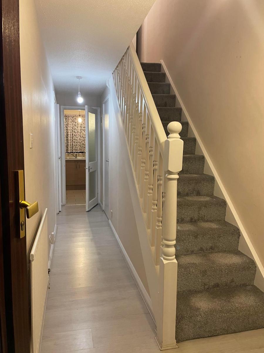 Cozy Private Room in a Beautiful Accommodation close to Orpington - Housity