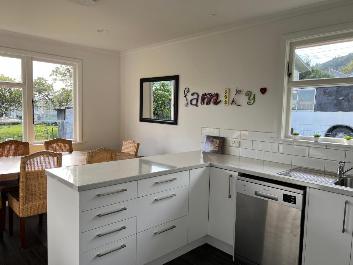 Close to Picton Town - Housity