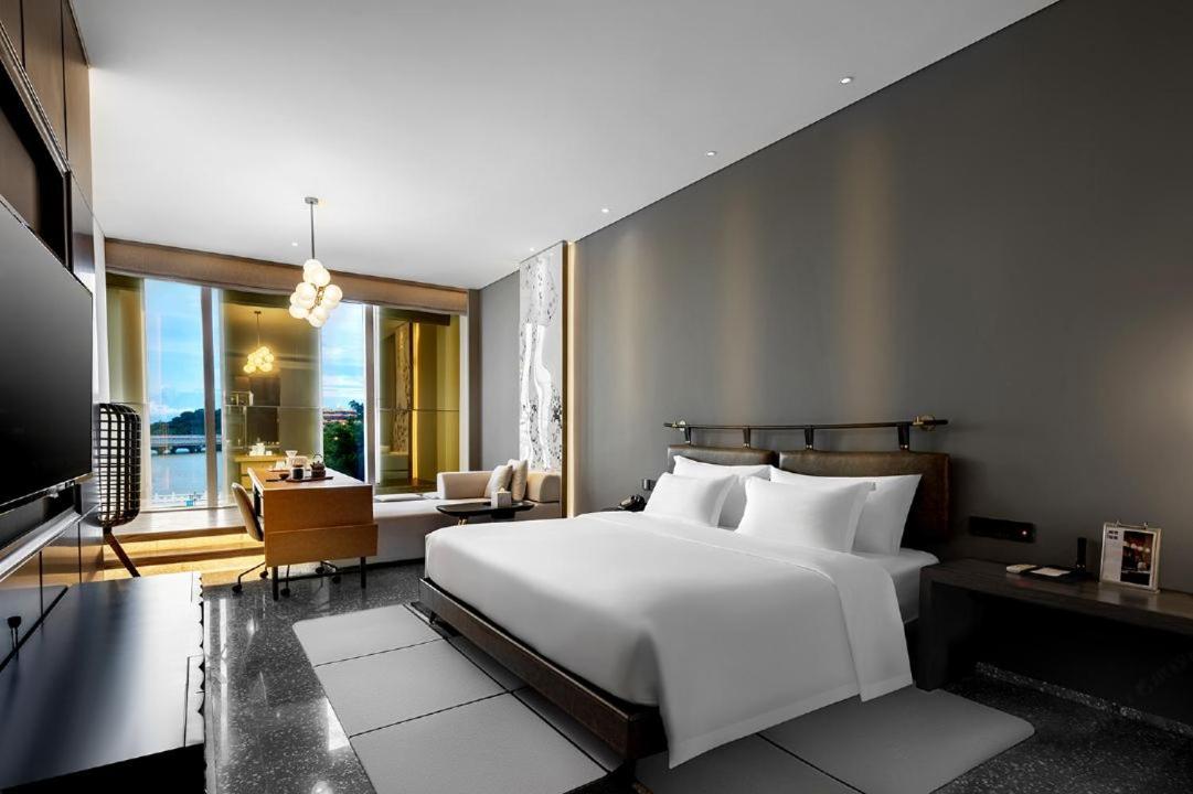 Hui Hotel - Housity