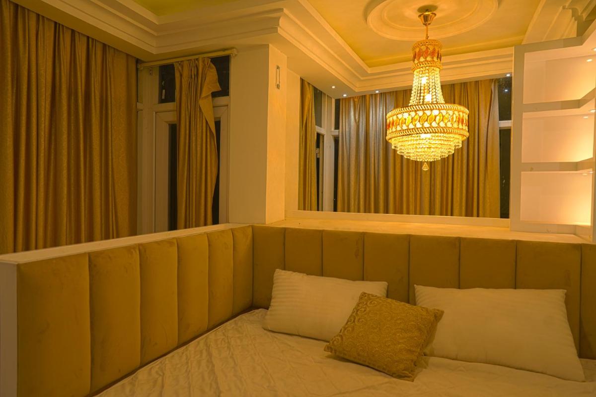 Green Woods Farm House - Housity