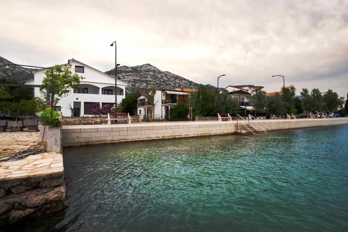 Apartments Dida Šime - Housity