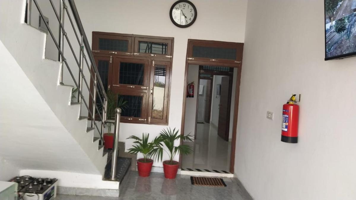 Moonlight Hotel and Restaurant - Housity