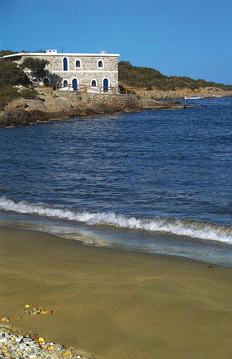 Karavostassi - The Stonehouse - Housity