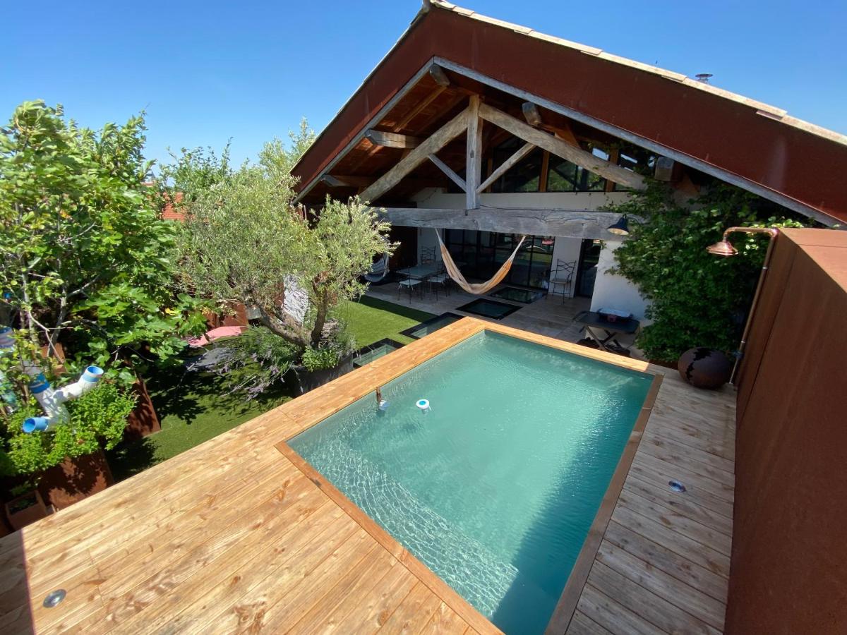 Grande Maison d'architecte avec toit terrasse, Piscine sans vis à vis et Sauna - Housity