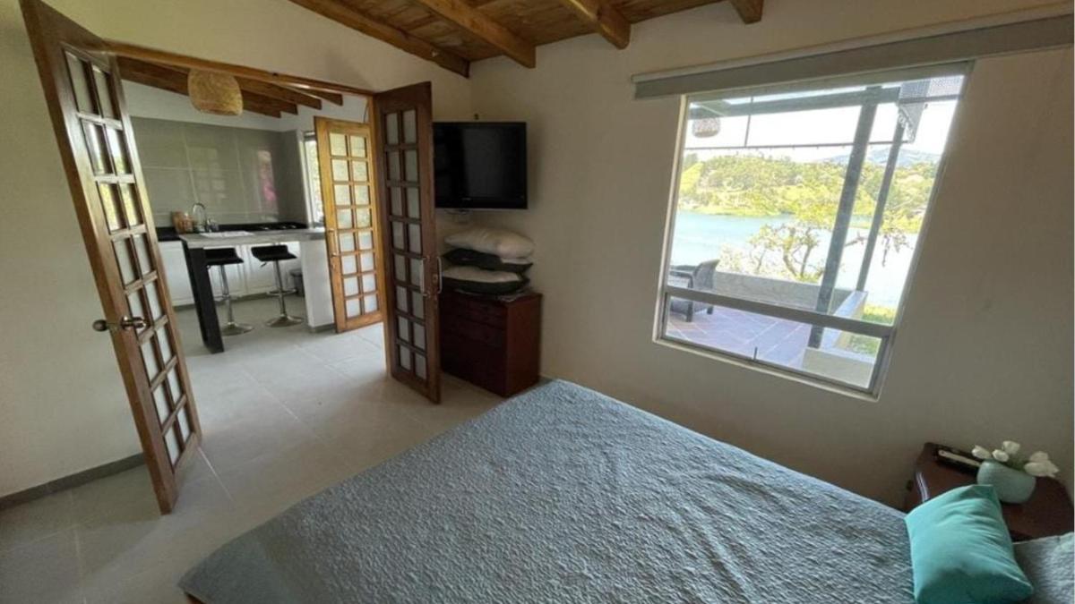 Cozy lakefront House for 6 (Guatape dam) - Housity