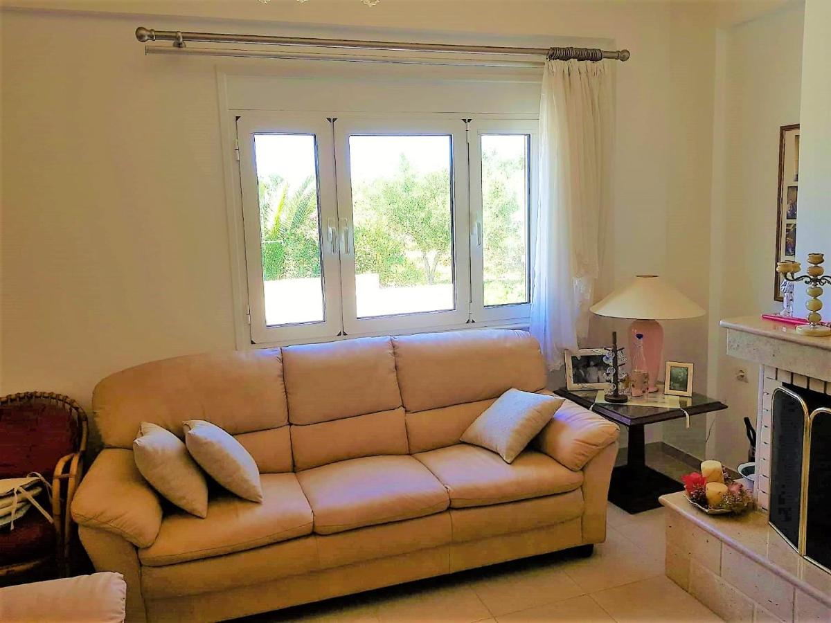 Ioanna's Villa 10 minutes walking from sea - Housity