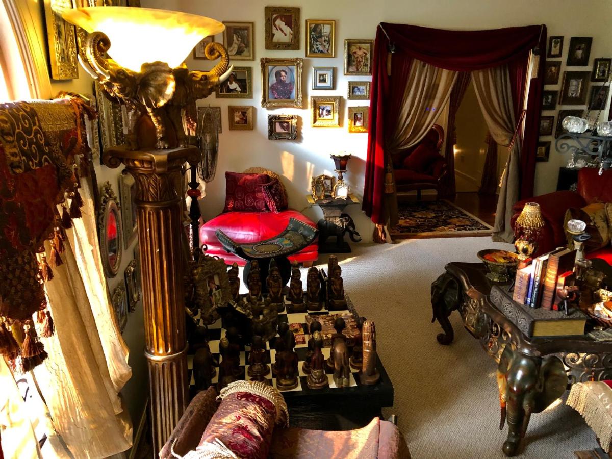 PRIVATE STAY BY MADLYGIVING - Boutique Bed & Breakfast At National Harbor - By HospiTalent Mariby Corpening - Housity