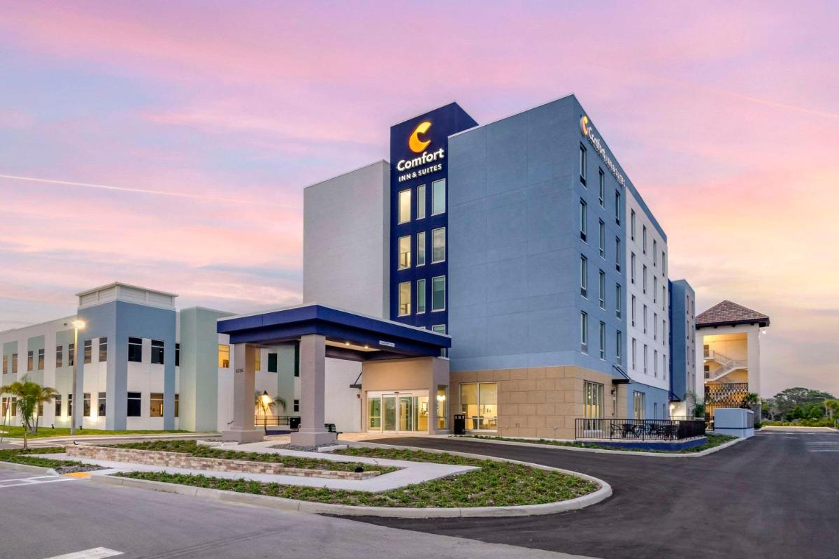 Comfort Inn & Suites New Port Richey Downtown District - Housity