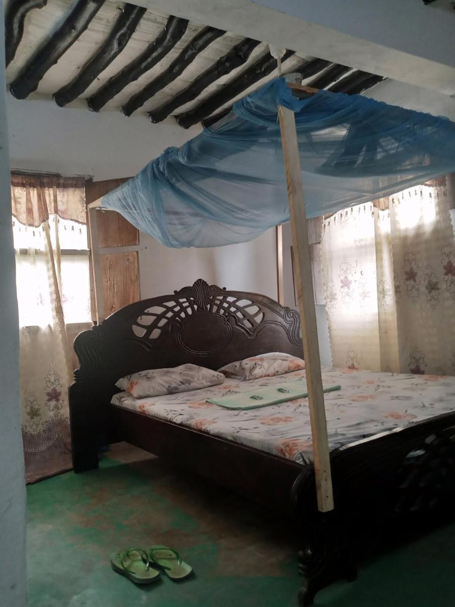 Tabassam House - Housity