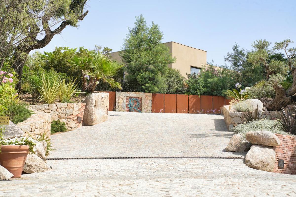 Photo de la galerie de l'établissement Les Regalia Hôtel & Spa, à Sainte-Lucie de Porto-Vecchio