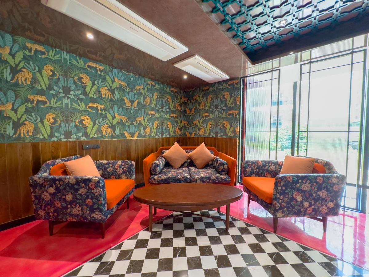 Ramada by Wyndham Bangkok Ten Ekamai Residences - Housity