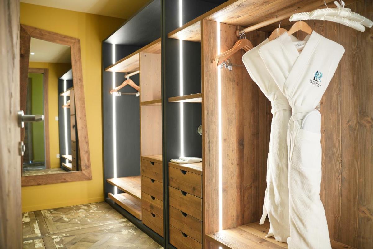 Salle de bains dans l'établissement Les Regalia Hôtel & Spa