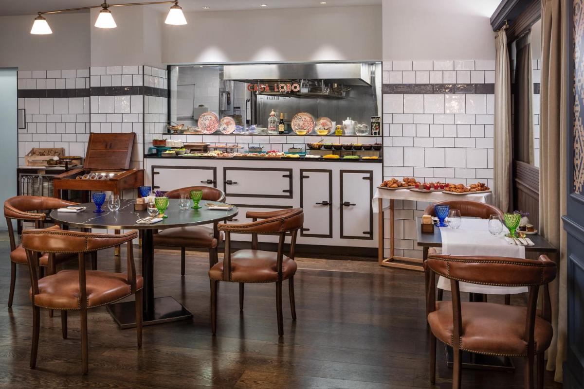 Una cocina o zona de cocina en Gran Hotel Inglés - The Leading Hotels of the World