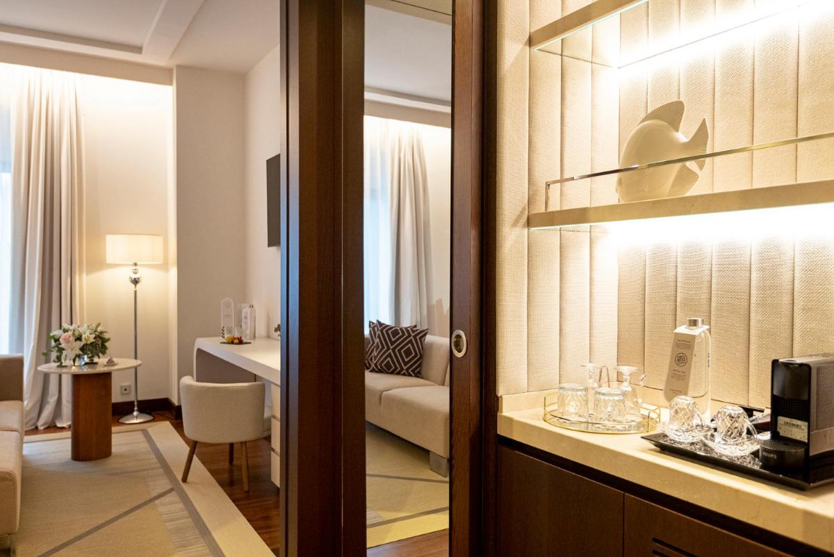 Cama o camas de una habitación en Hospes Amérigo, Alicante, a Member of Design Hotels