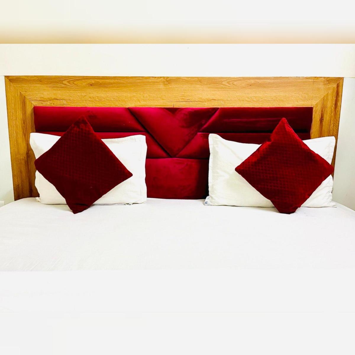 RAJ - The Hotel - Housity