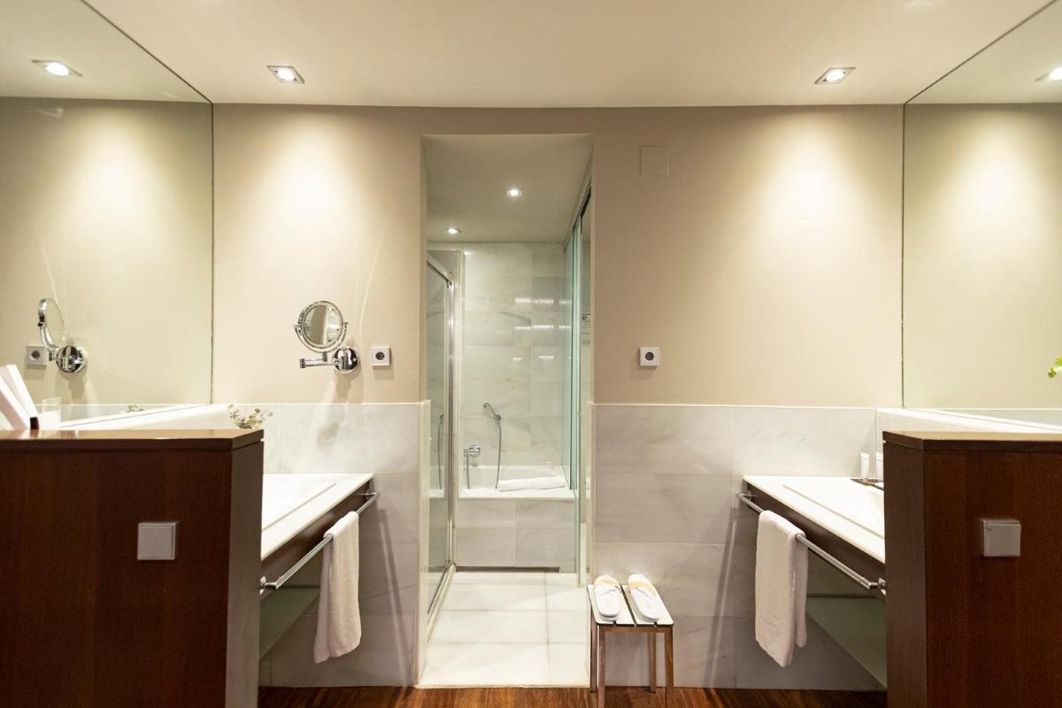 Un baño de Hospes Amérigo, Alicante, a Member of Design Hotels