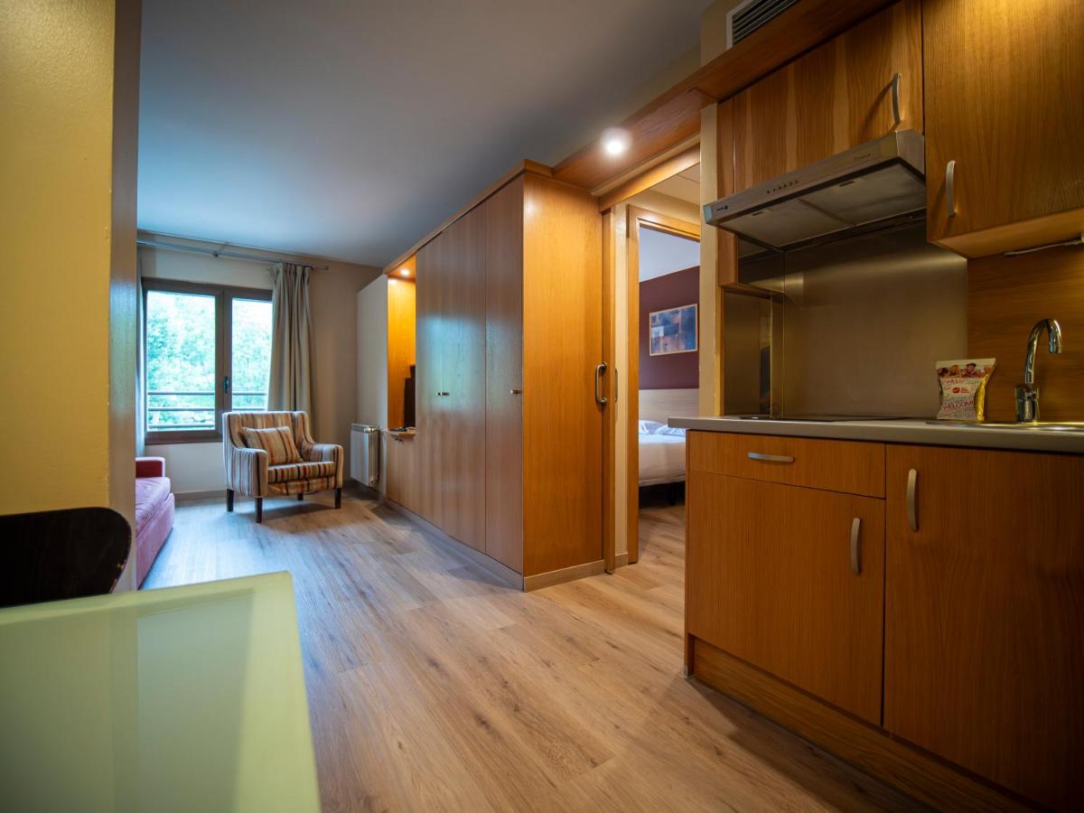 Una cocina o zona de cocina en Aparthotel Siente Boí & SPA