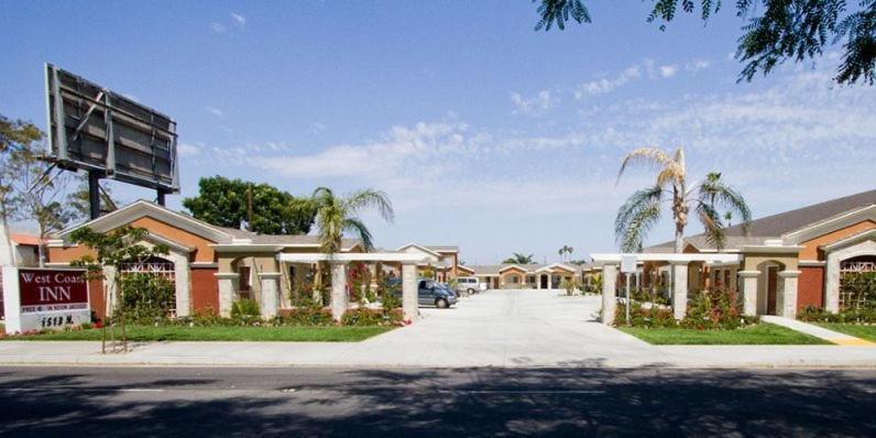 West Coast Inn Santa Ana - Housity
