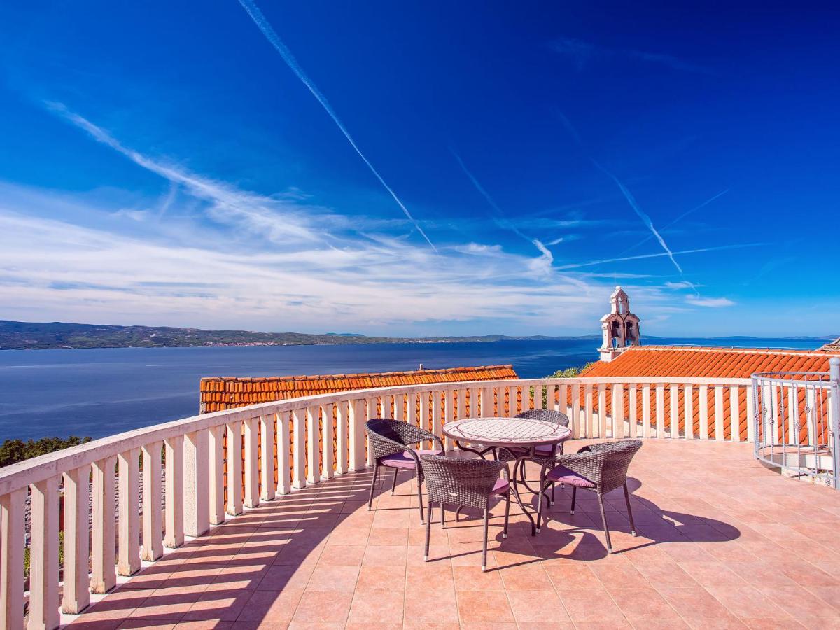 Suitetrails - Holiday Home Villa jolie amazing stone by Interhome