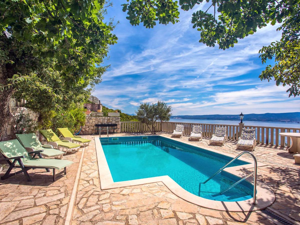 Suitetrails - Holiday Home Villa jolie amazing stone by Interhome