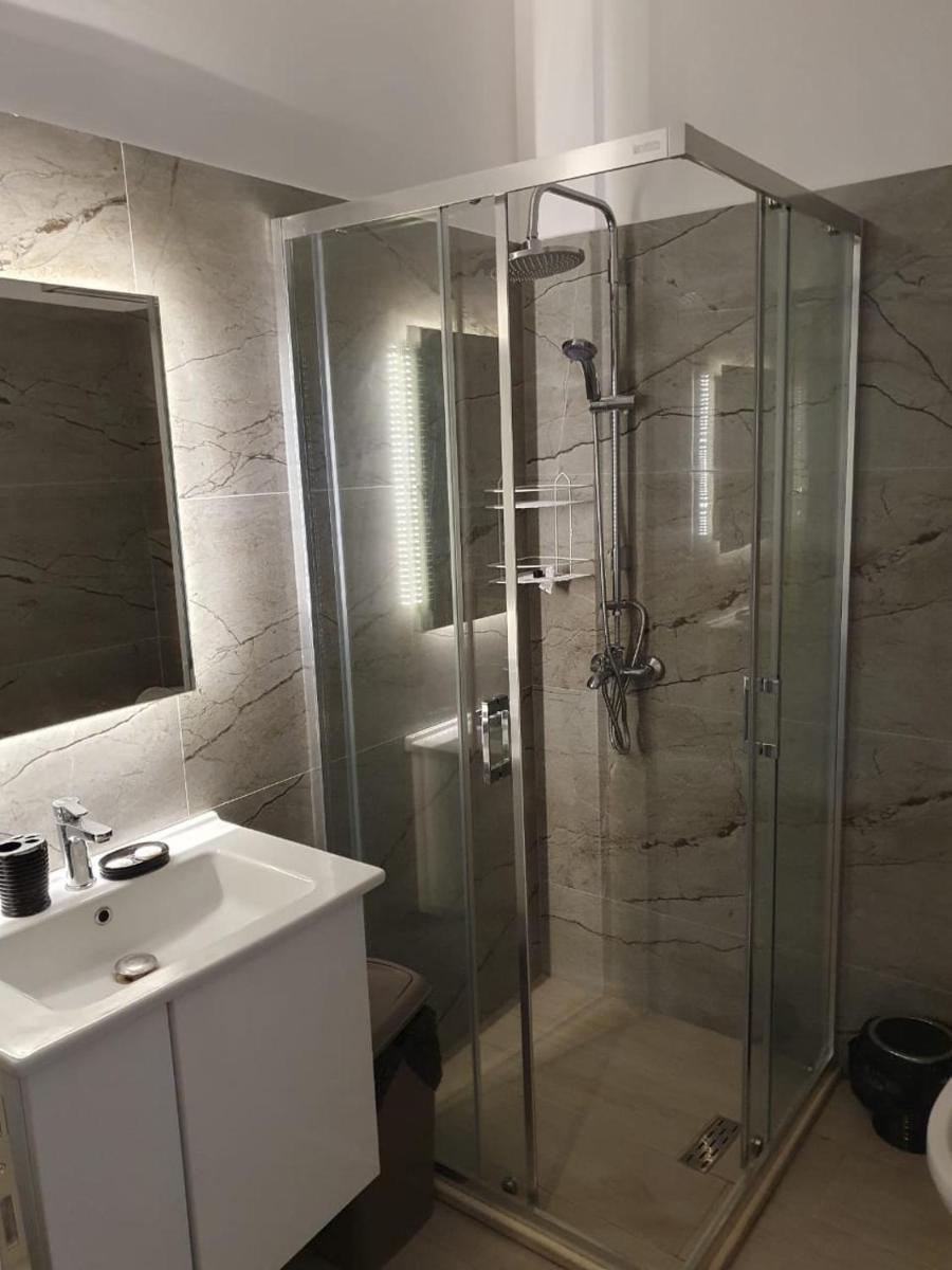 Perla e Dumrese, Bar-Restaurant-Hotel - Housity
