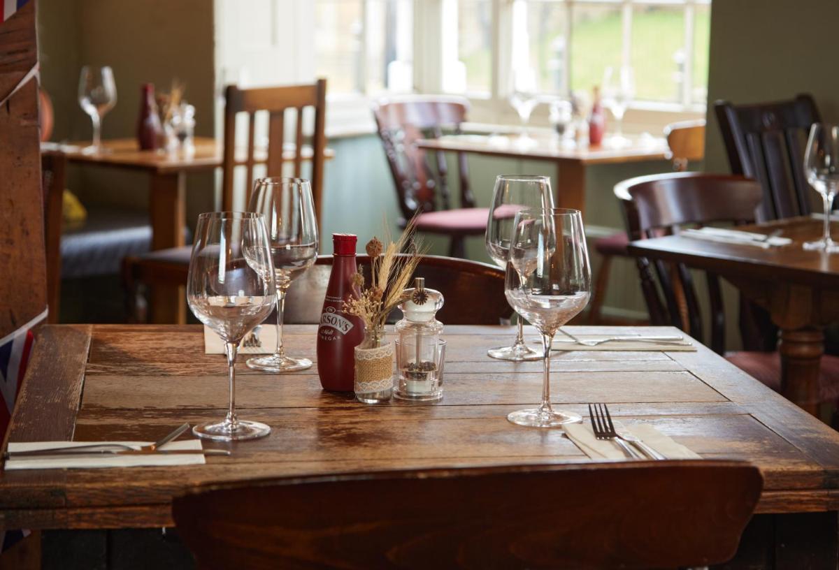 The Bell Hotel Woburn By Greene King Inns - Housity