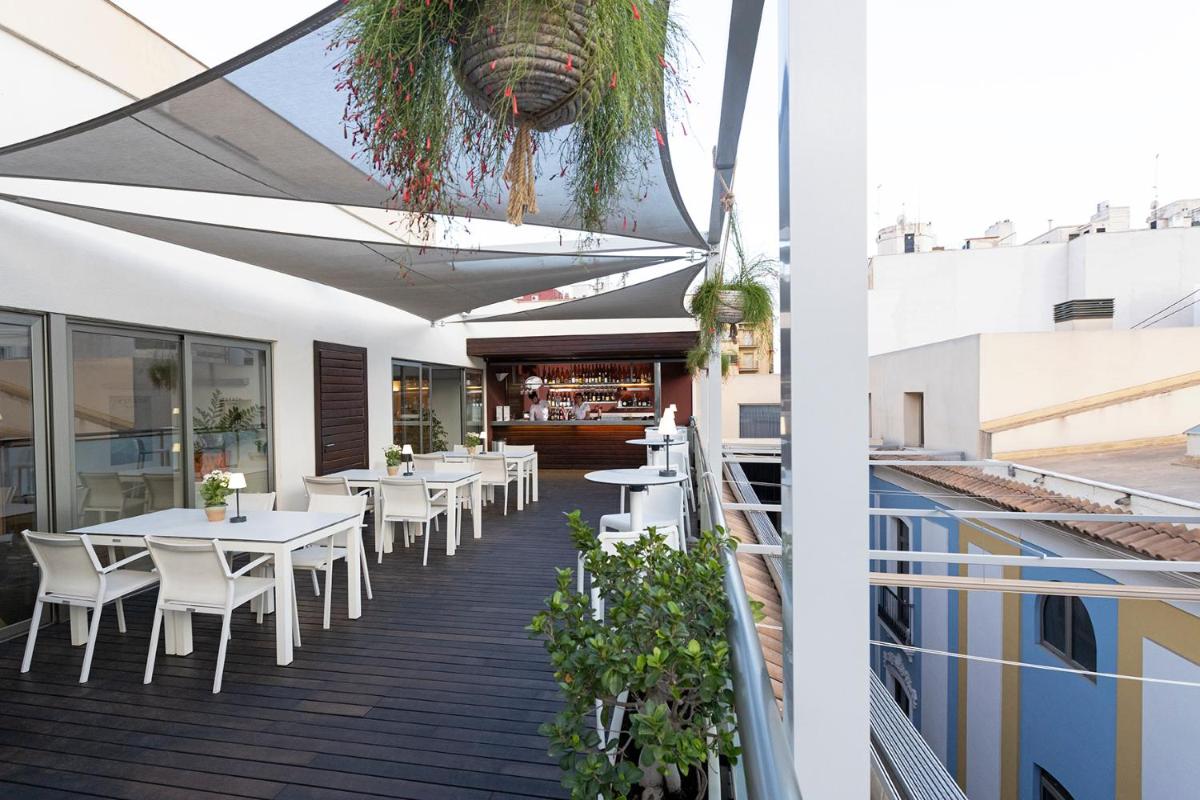 Un restaurante o sitio para comer en Hospes Amérigo, Alicante, a Member of Design Hotels
