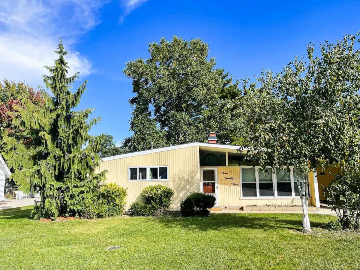 NEW! Mid-Century Modern Themed Family Home! - Housity