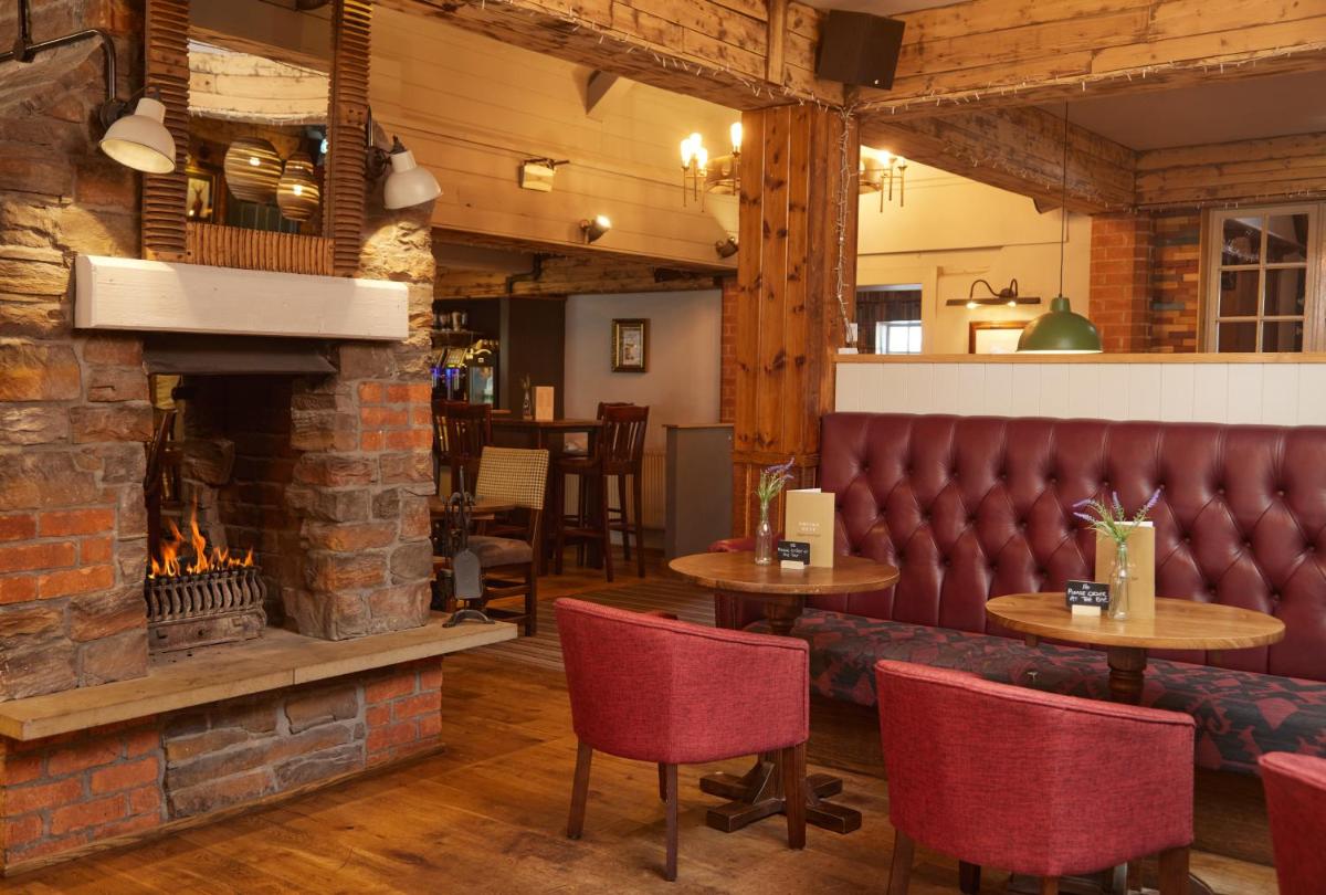 Fieldhead Hotel by Greene King Inns - Housity