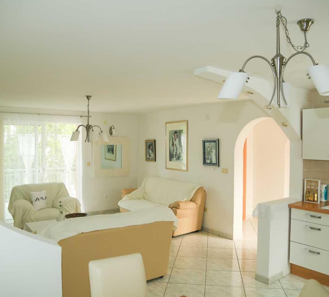 Adrian-Apartments-51511-Malinska-Otok-Krk Primorska 21 - Housity