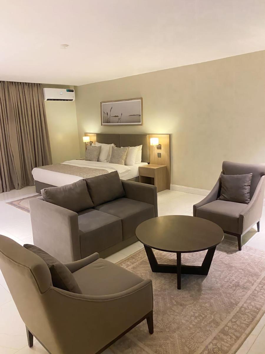 Knightsbridge Hotel and suites - Housity