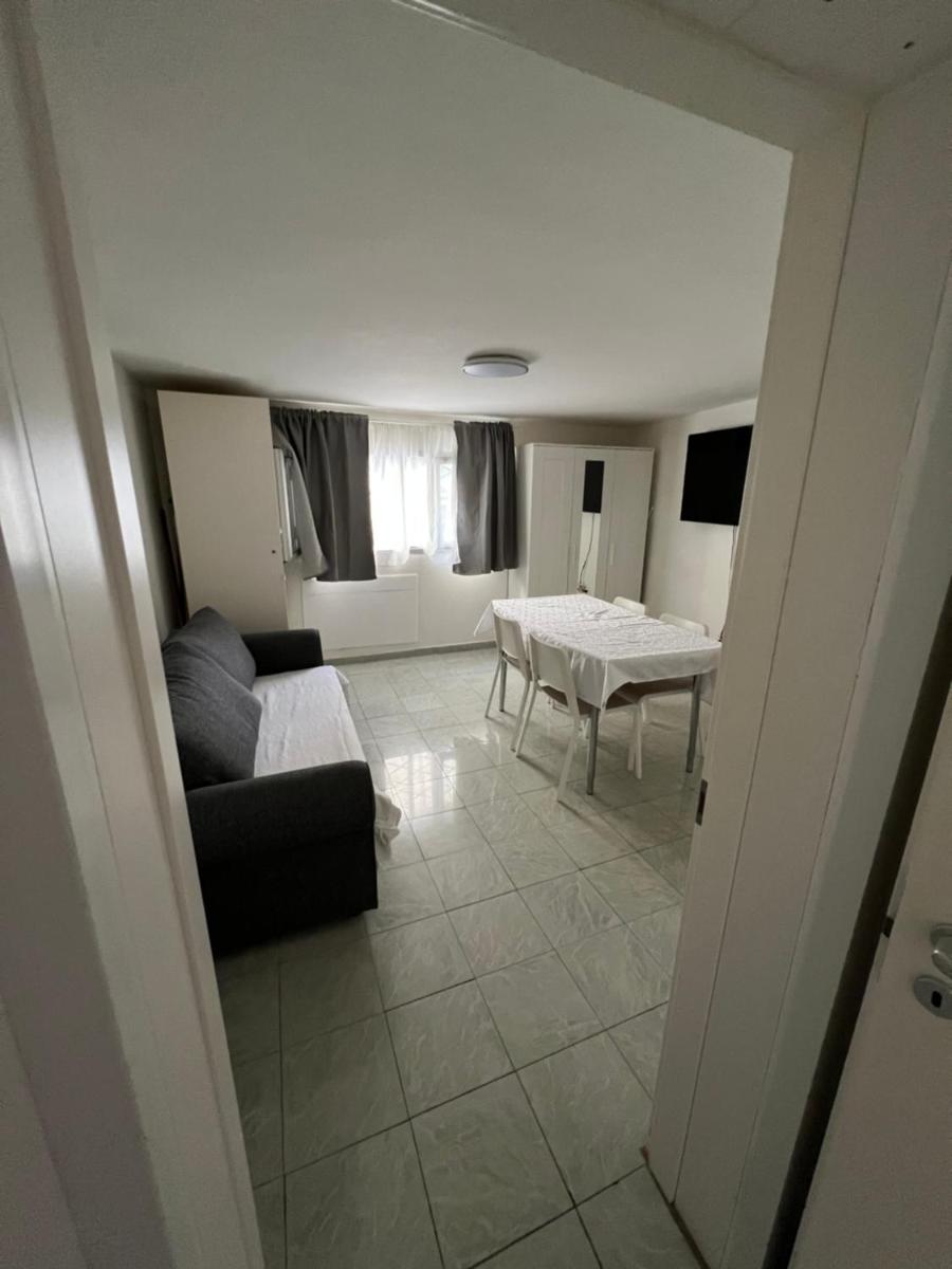 700mt to station Venezia,free parking, shuttle airport Via Napoli 71 - Housity