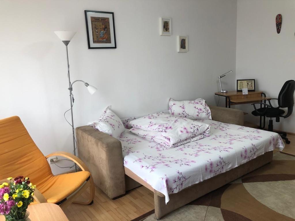 Strada Nerva Traian 11 Garsoniera - Housity