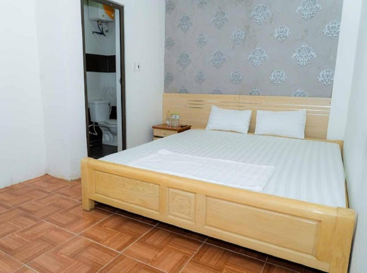 Yellow House HomeStay - Housity