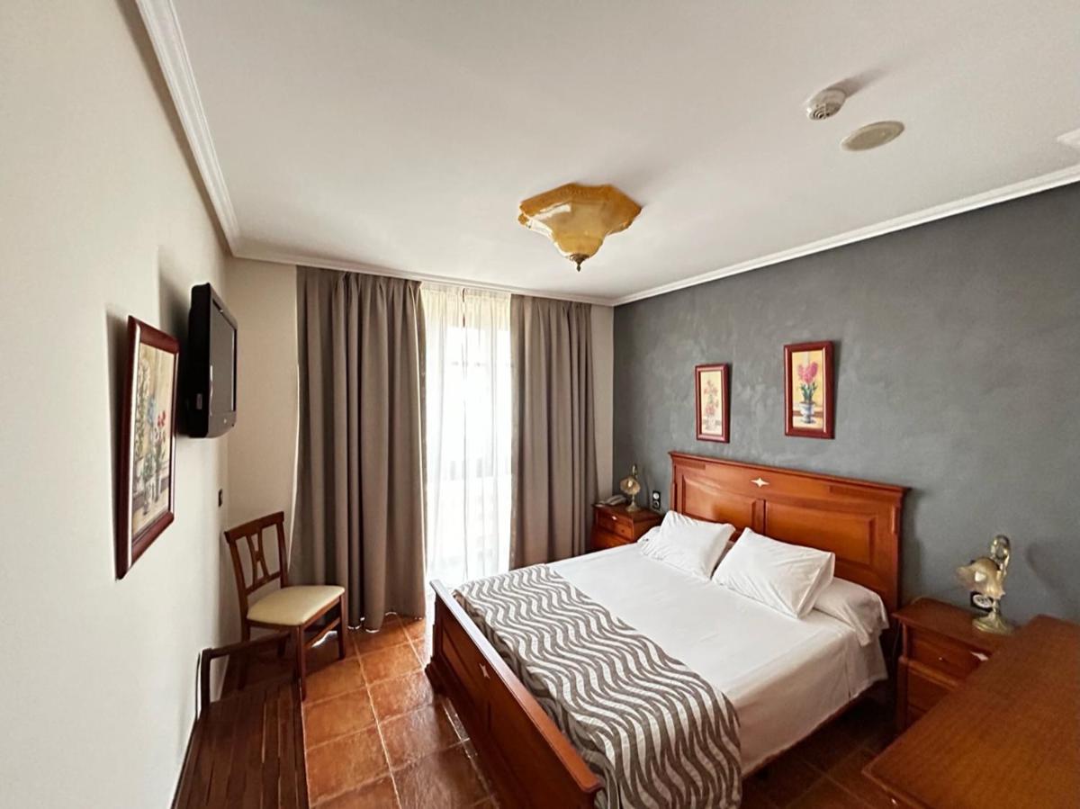 Hostal Posada Entreviñas - Housity